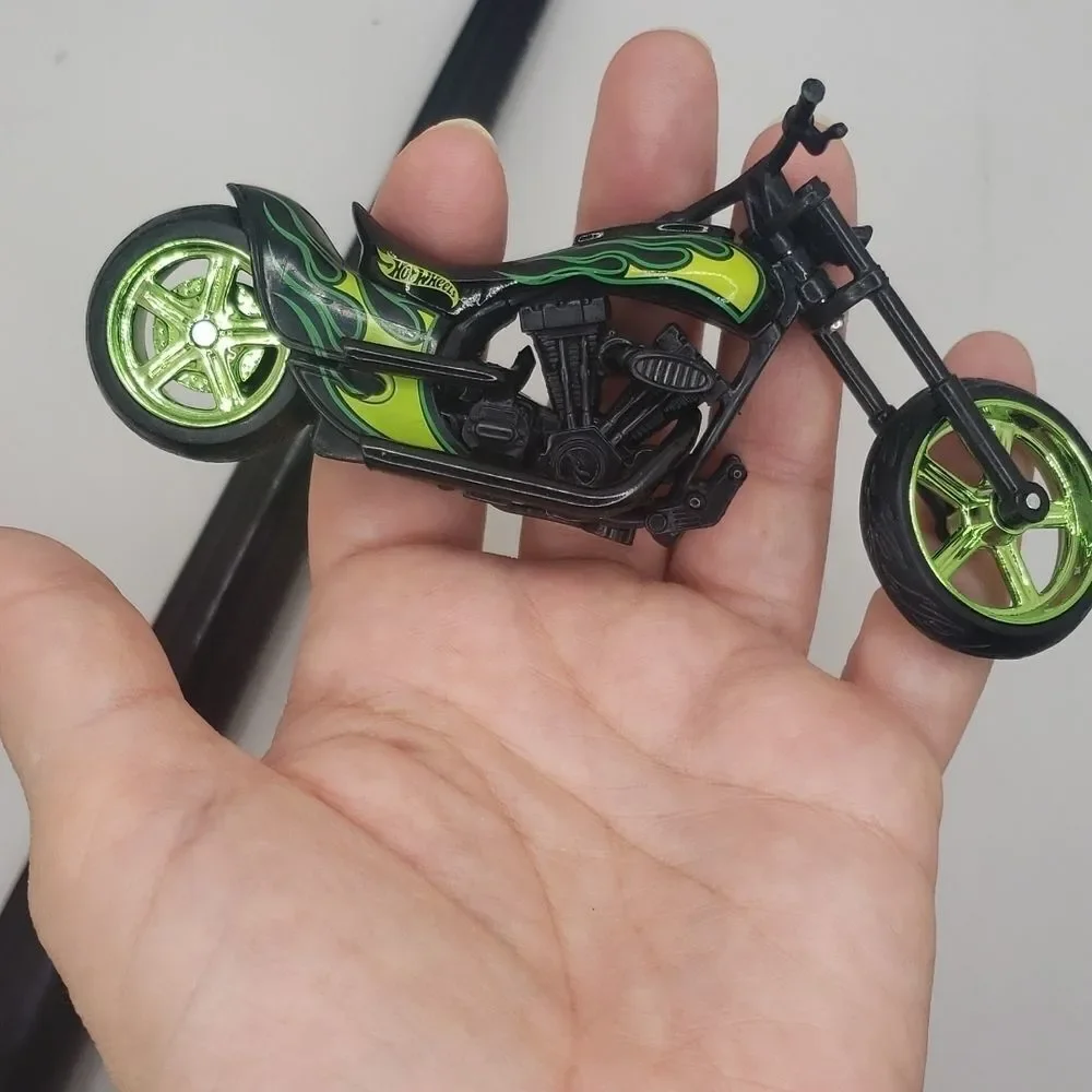 𝅺twin flame hot wheels motorcycle hotrod toy